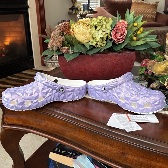 Brand New Crocs Classic Iridescent Geometric Clog sLight Purple Casual Comfy - Picture 11 of 14